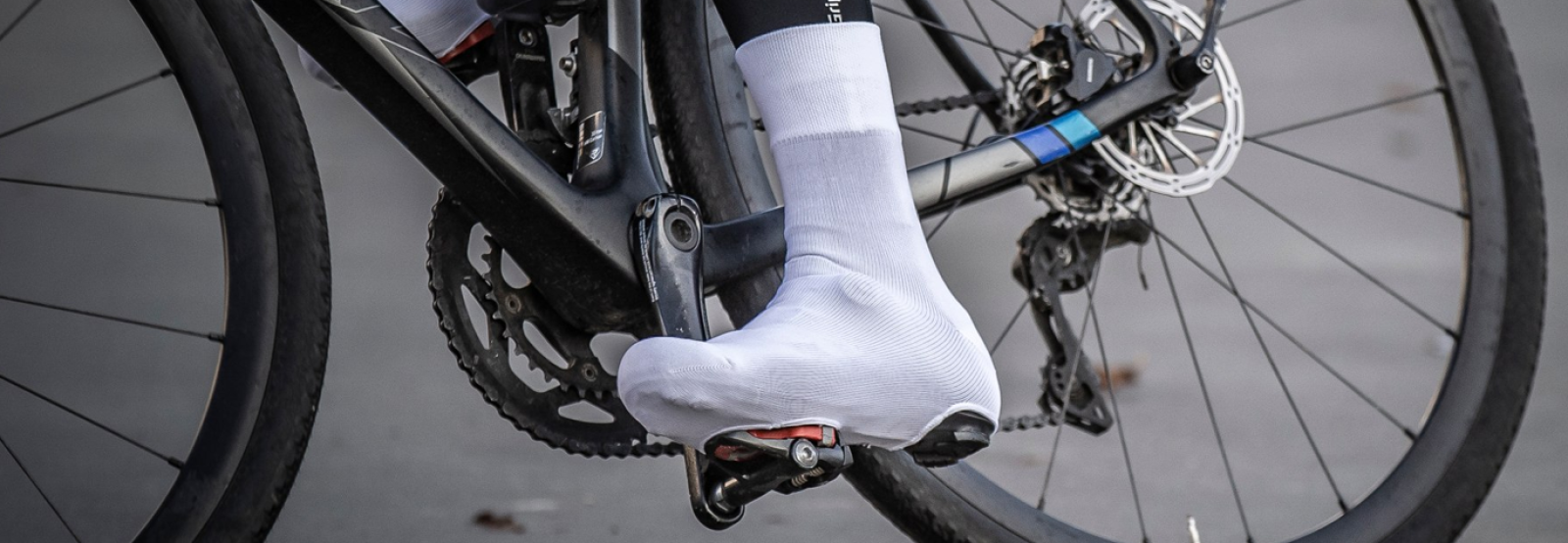Scopri copriscarpa da ciclismo, tra cui copri dita, booties e altro su EurekaBike.